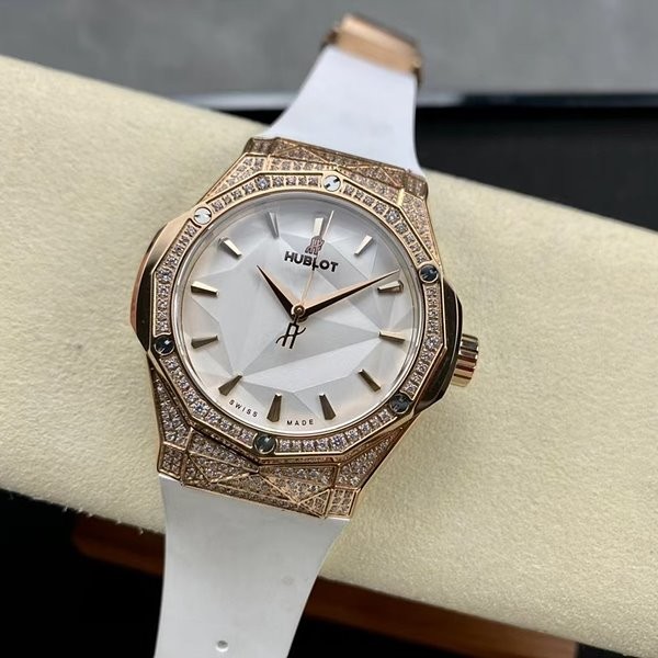위블로 클래식퓨전 올린스키 킹 골드 다이아 러버밴드 40mm 상품 이미지 1